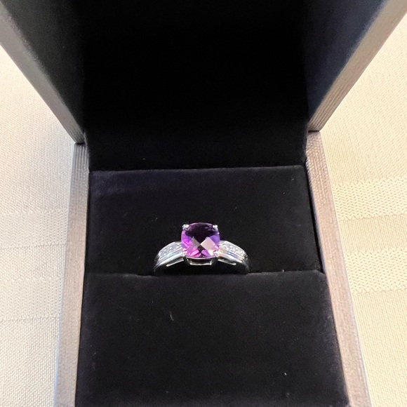 Jewelry - Amethyst, white gold ring, Size 6 in excellent condition.